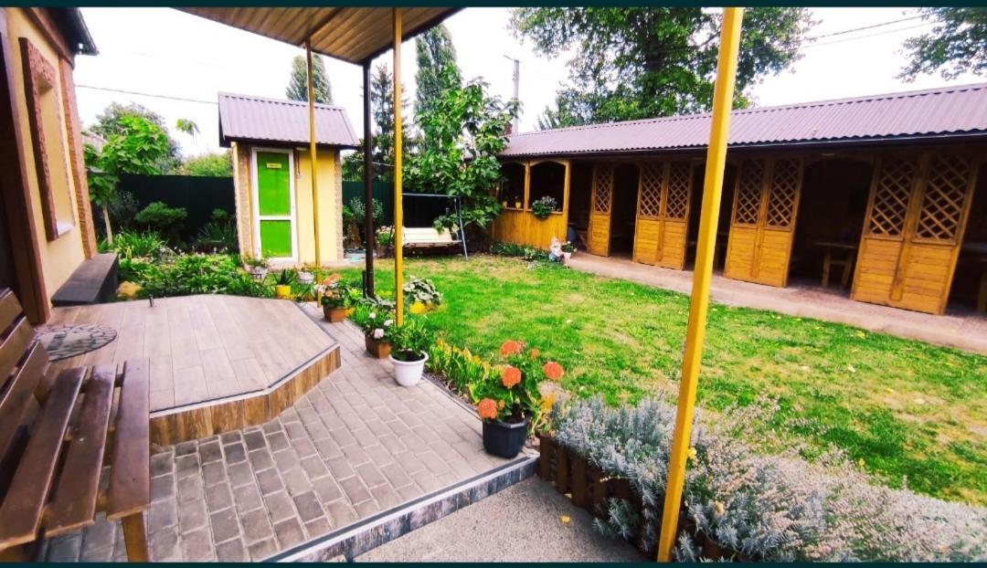 Міні Квартал Hotel Yahotyn Exterior foto